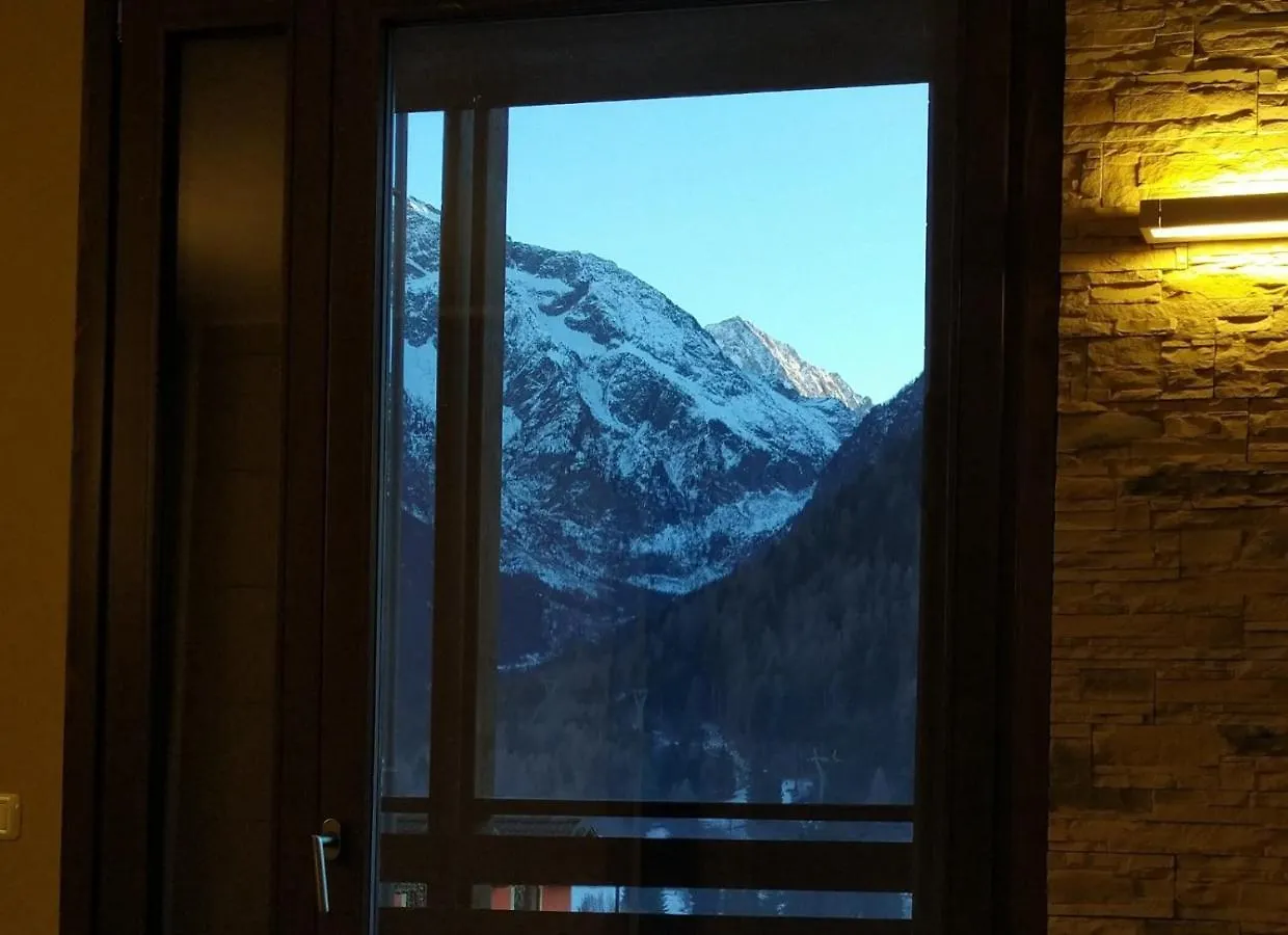 Graynite-Adamello Peak Apartments Temu 0*,  Italy