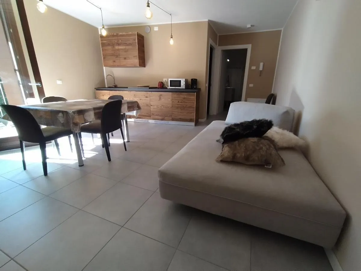 Graynite-Adamello Peak Apartments Temu 0*,  Italy